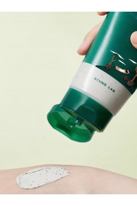 Очищающая маска-пенка с экстрактом сосны и центеллы Cica Deep Pore Clay Mask Cleanser 150 мл "Round Lab"