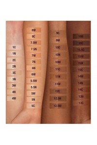 Тональная основа с матовым финишем Airbrush Flawless Foundation 3 Warm 30ml "Charlotte Tilbury"