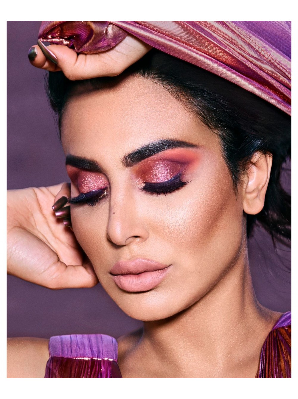 Easier make up. Худа Каттан макияж. Huda Desert Dusk. Huda Beauty Desert Dusk. Huda Beauty палетка теней Desert Dusk.